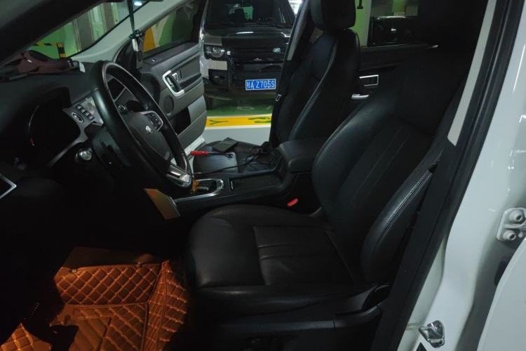 Used Land Rover Discovery Sport 2018 240 PS SE Version Left Front Seat
