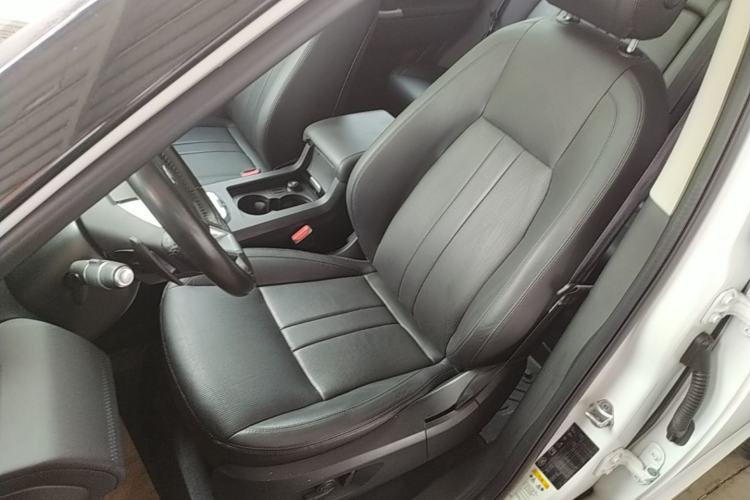Used Land Rover Discovery Sport 2018 240 PS SE Version Left Front Seat