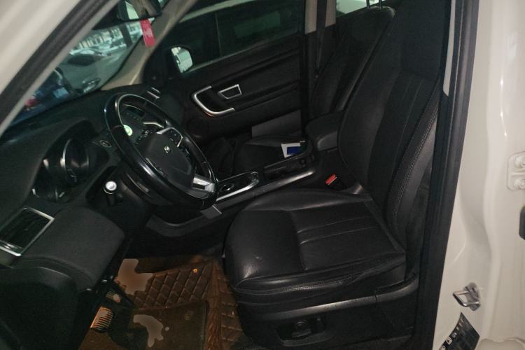 Used Land Rover Discovery Sport 2018 240 PS SE Version Left Front Seat