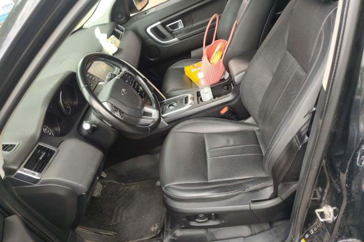 Used Land Rover Discovery Sport 2018 240 PS SE Version Left Front Seat