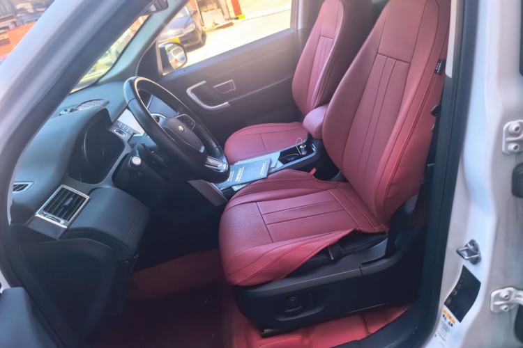 Used Land Rover Discovery Sport 2018 240 PS SE Version Left Front Seat