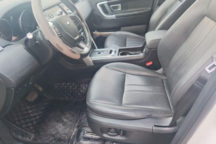 Used Land Rover Discovery Sport 2018 240 PS SE Version Left Front Seat