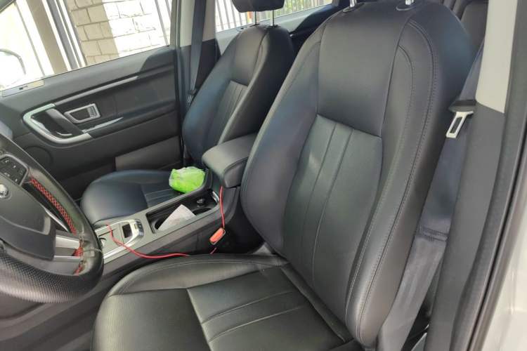 Used Land Rover Discovery Sport 2018 240 PS SE Version Left Front Seat