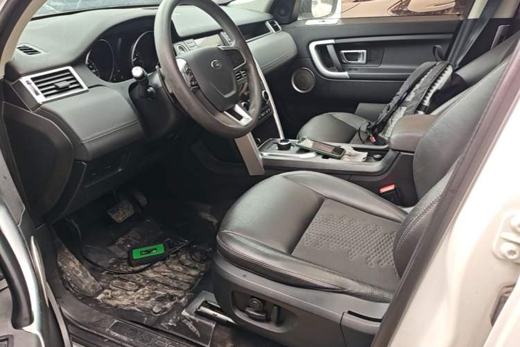 Used Land Rover Discovery Sport 2018 240 PS PURE Edition Left Front Seat