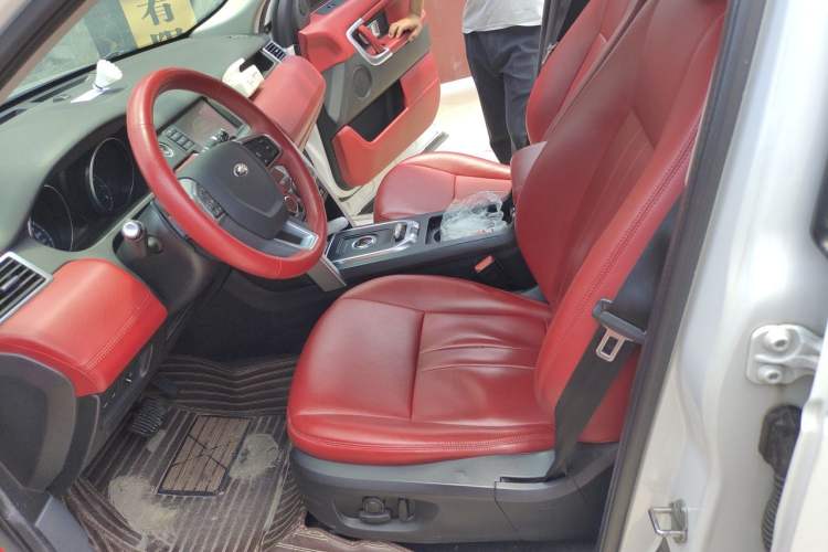 Used Land Rover Discovery Sport 2018 240 PS SE Version Left Front Seat