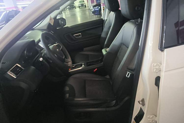 Used Land Rover Discovery Sport 2018 240 PS PURE Edition Left Front Seat