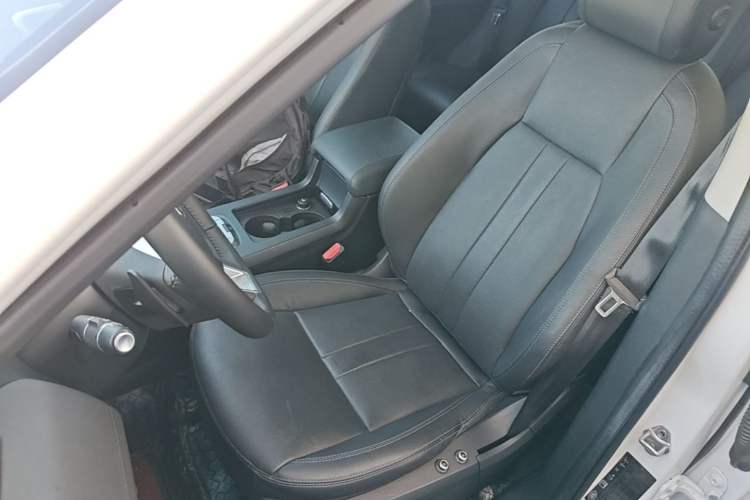 Used Land Rover Discovery Sport 2018 240 PS SE Version Left Front Seat