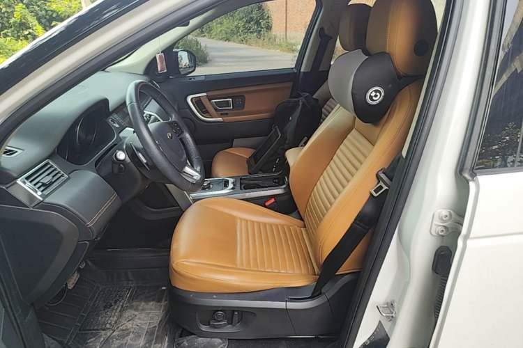 Used Land Rover Discovery Sport 2018 240 PS HSE LUXURY Edition Left Front Seat