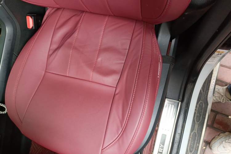 Used Land Rover Discovery Sport 2018 240 PS SE Version Left Front Seat