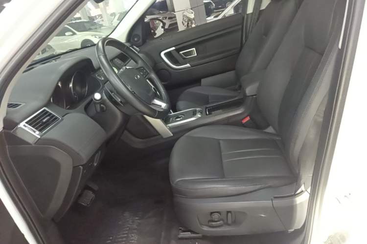 Used Land Rover Discovery Sport 2018 240 PS SE Version Left Front Seat