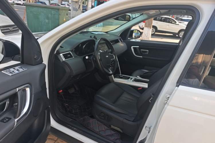 Used Land Rover Discovery Sport 2018 240 PS HSE Version Left Front Seat