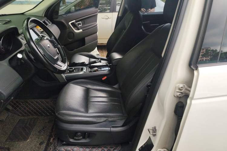 Used Land Rover Discovery Sport 2018 240 PS SE Version Left Front Seat