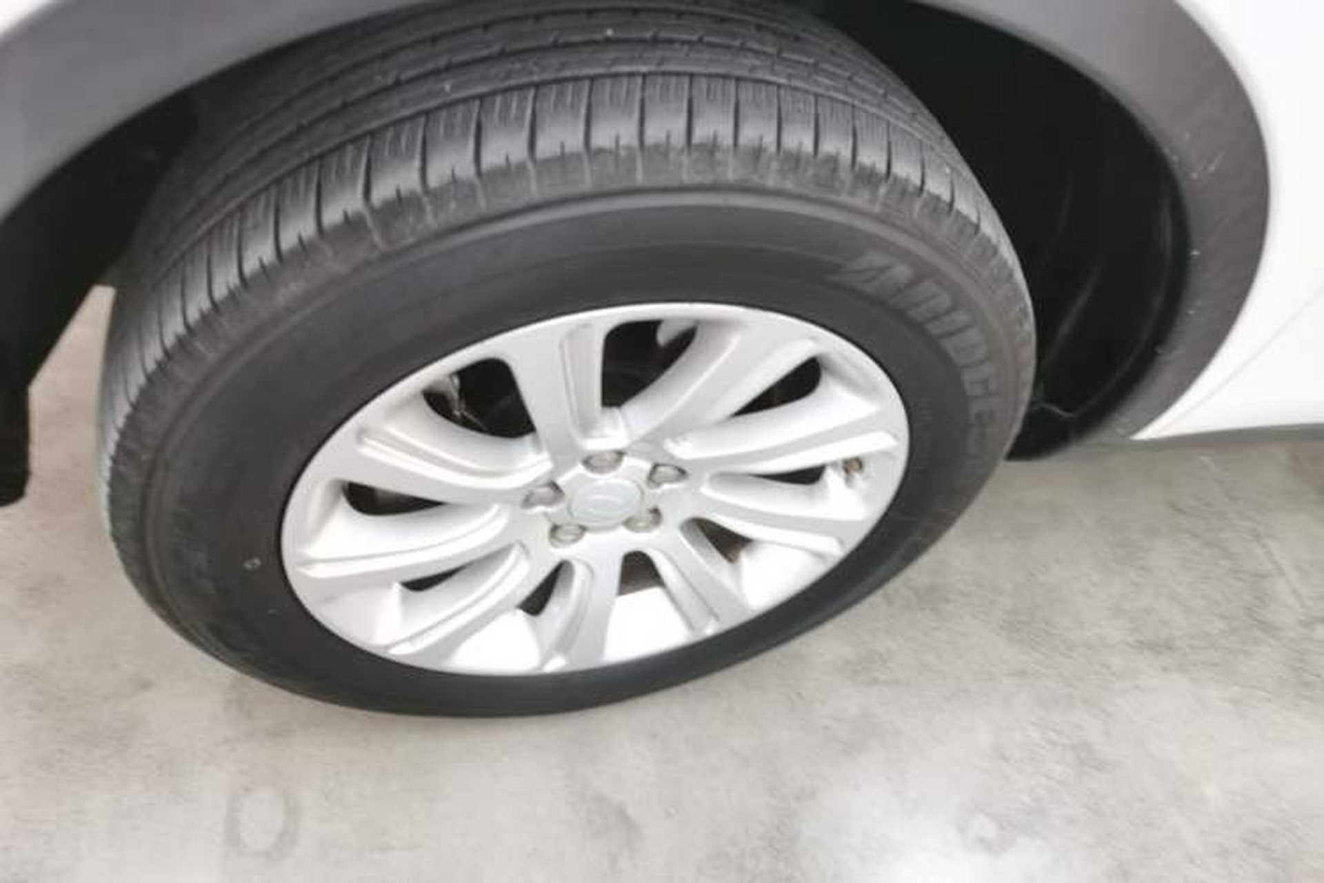 Used Land Rover Discovery Sport 2018 240 PS PURE Edition Left Front Wheel Hub