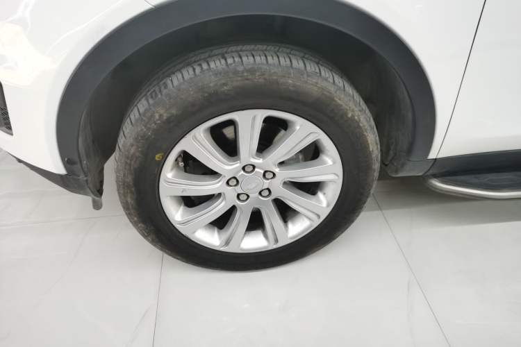 Used Land Rover Discovery Sport 2018 240 PS SE Version Left Front Wheel Hub