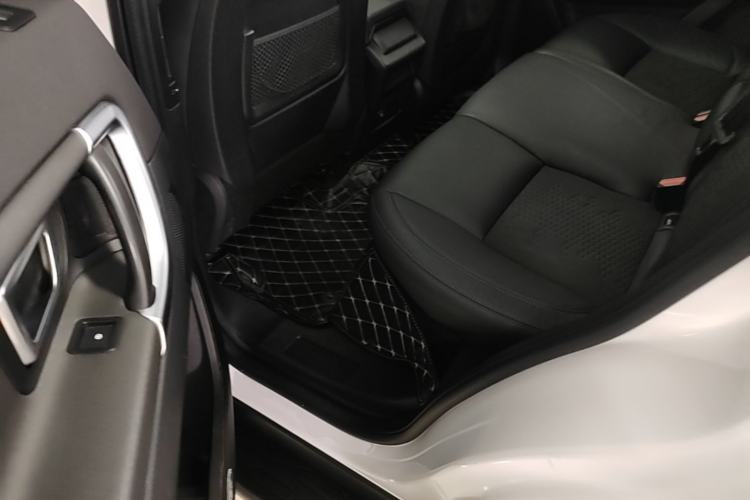 Used Land Rover Discovery Sport 2018 200 PS PURE Edition Left Rear Seat