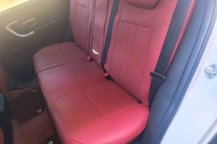 Used Land Rover Discovery Sport 2018 240 PS SE Version Left Rear Seat