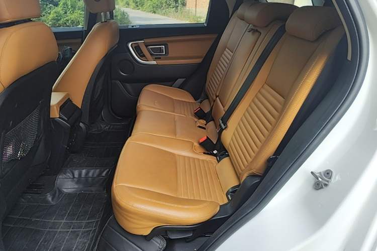 Used Land Rover Discovery Sport 2018 240 PS HSE LUXURY Edition Left Rear Seat