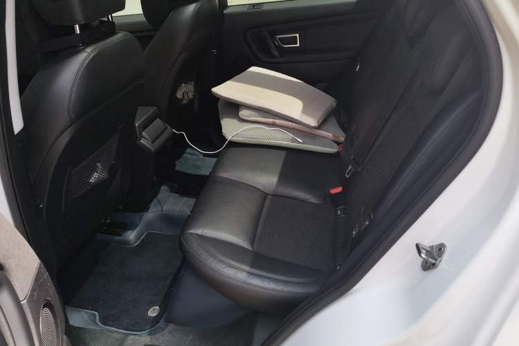 Used Land Rover Discovery Sport 2018 240 PS PURE Edition Left Rear Seat