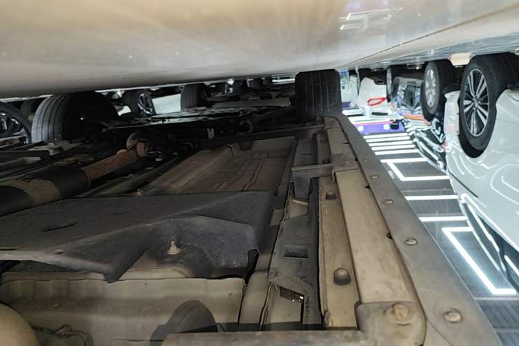 Used Land Rover Discovery Sport 2018 240 PS SE Version Left Side Sill