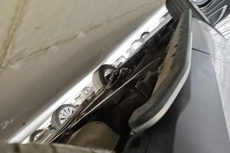 Used Land Rover Discovery Sport 2018 240 PS SE Version Left Side Sill