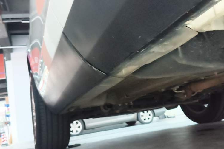 Used Land Rover Discovery Sport 2018 240 PS SE Version Left Side Sill
