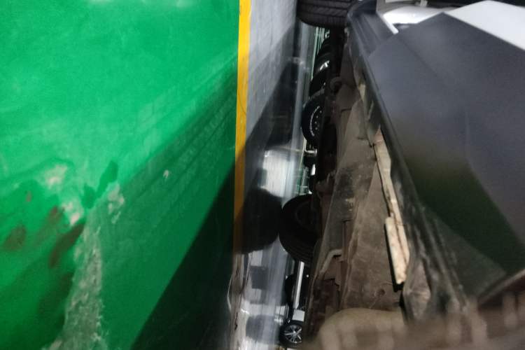 Used Land Rover Discovery Sport 2018 240 PS SE Version Left Side Sill