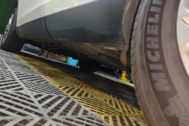Used Land Rover Discovery Sport 2018 240 PS SE Version Left Side Sill