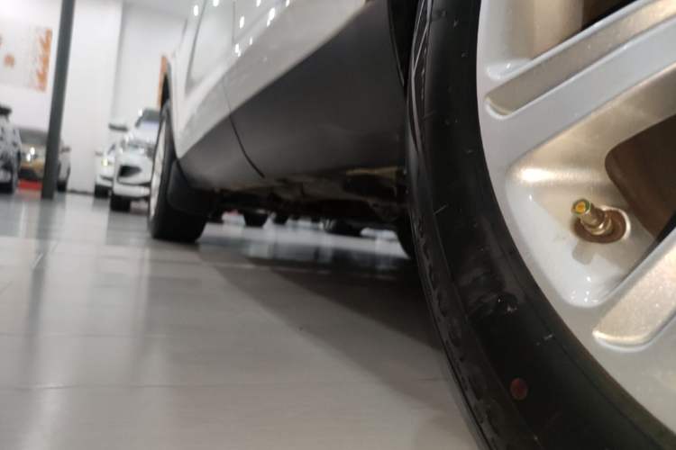Used Land Rover Discovery Sport 2018 200 PS PURE Edition Left Side Sill