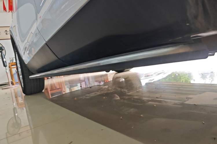 Used Land Rover Discovery Sport 2018 240 PS SE Version Left Side Sill