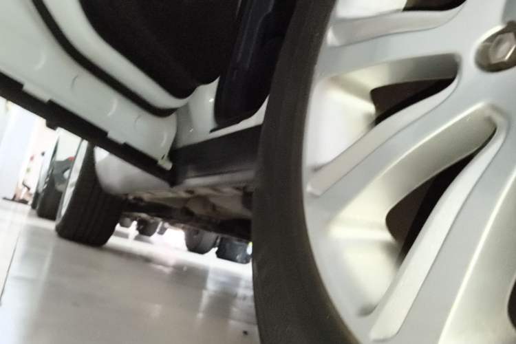 Used Land Rover Discovery Sport 2018 240 PS SE Version Left Side Sill