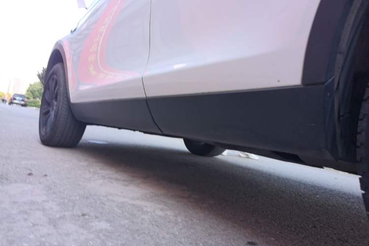 Used Land Rover Discovery Sport 2018 240 PS SE Version Left Side Sill