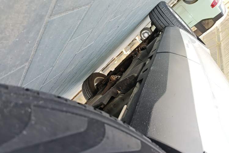 Used Land Rover Discovery Sport 2018 240 PS SE Version Left Side Sill