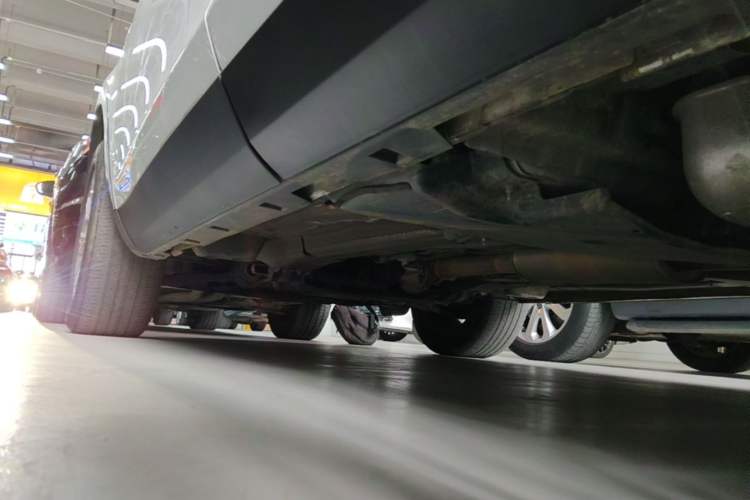Used Land Rover Discovery Sport 2018 240 PS SE Version Left Side Sill