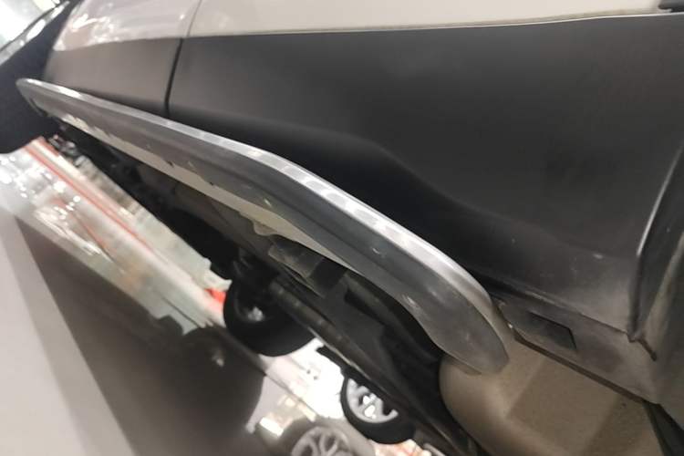 Used Land Rover Discovery Sport 2018 240 PS HSE Version Left Side Sill
