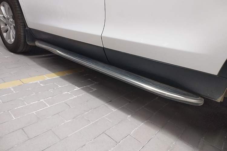 Used Land Rover Discovery Sport 2018 240 PS SE Version Left Side Sill
