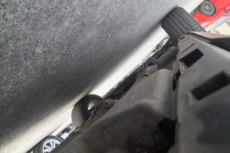 Used Land Rover Discovery Sport 2018 240 PS SE Version Left Side Sill
