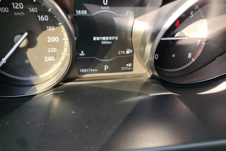 Used Land Rover Discovery Sport 2018 240 PS SE Version Odometer Close Up