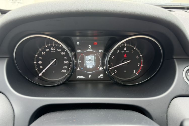 Used Land Rover Discovery Sport 2018 240 PS SE Version Odometer Close Up