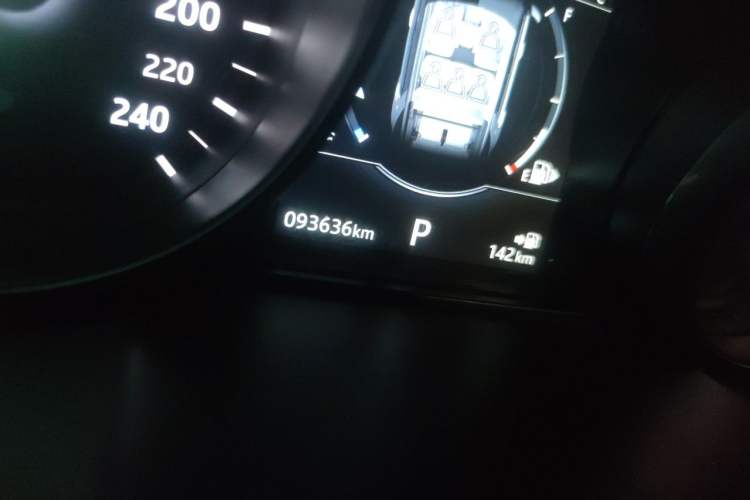 Used Land Rover Discovery Sport 2018 240 PS SE Version Odometer Close Up