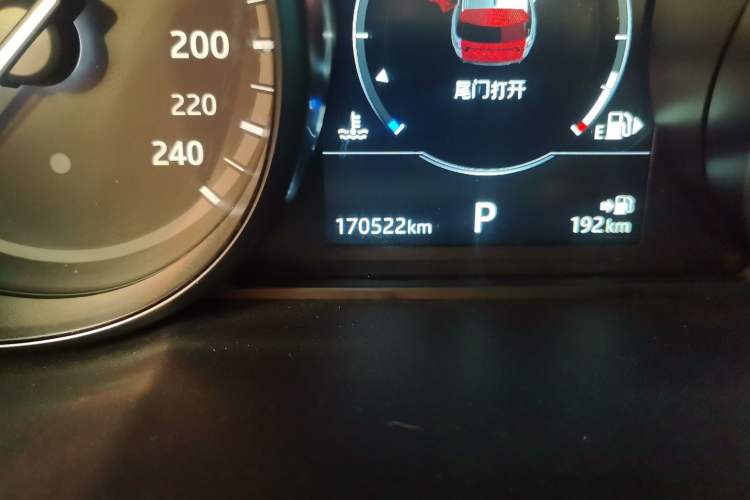 Used Land Rover Discovery Sport 2018 240 PS SE Version Odometer Close Up