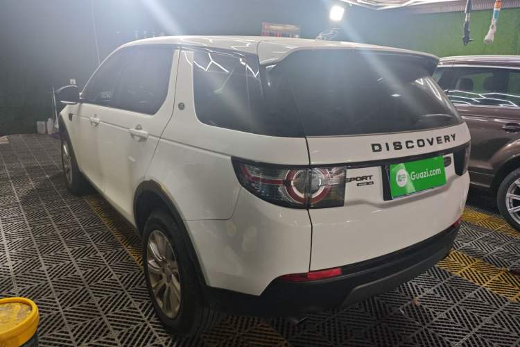 Used Land Rover Discovery Sport 2018 240 PS SE Version Rear Left 45 Deg