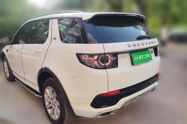 Used Land Rover Discovery Sport 2018 240 PS SE Version Rear Left 45 Deg