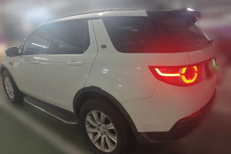 Used Land Rover Discovery Sport 2018 240 PS SE Version Rear Left 45 Deg