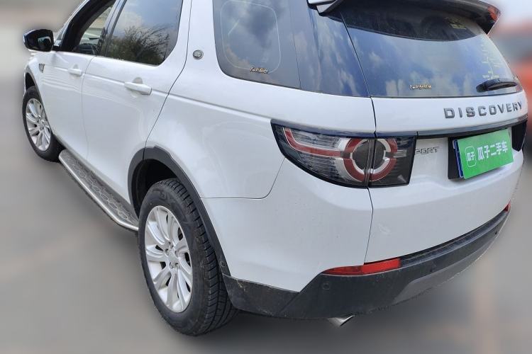 Used Land Rover Discovery Sport 2018 240 PS SE Version Rear Left 45 Deg