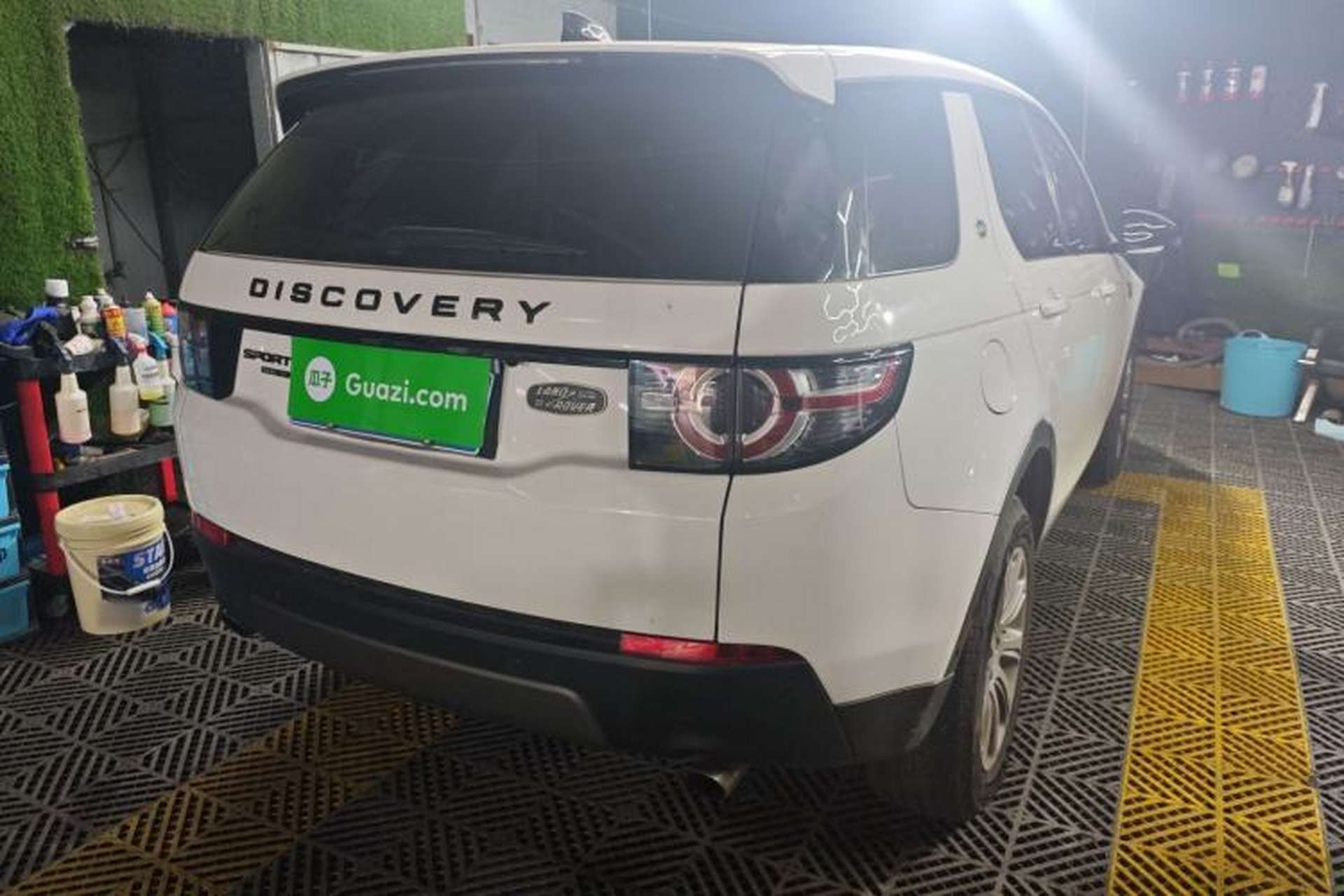Used Land Rover Discovery Sport 2018 240 PS SE Version Rear Right 45 Deg