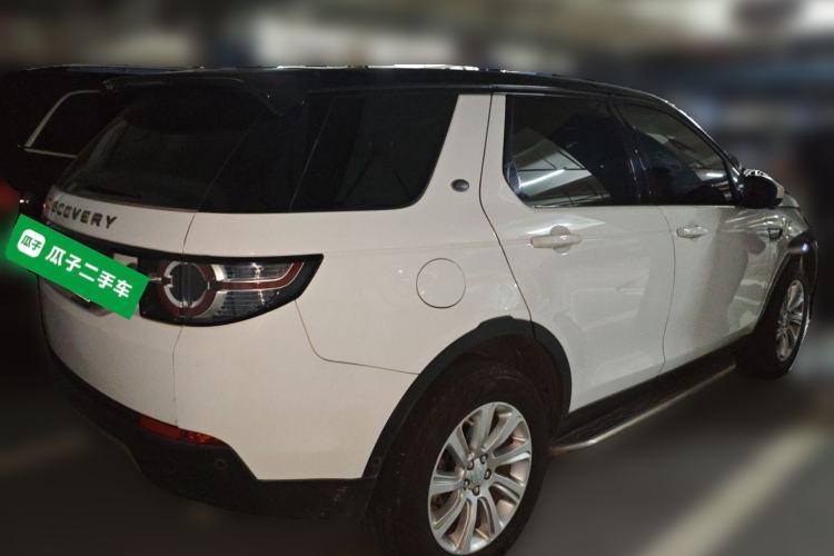 Used Land Rover Discovery Sport 2018 240 PS SE Version Rear Right 45 Deg