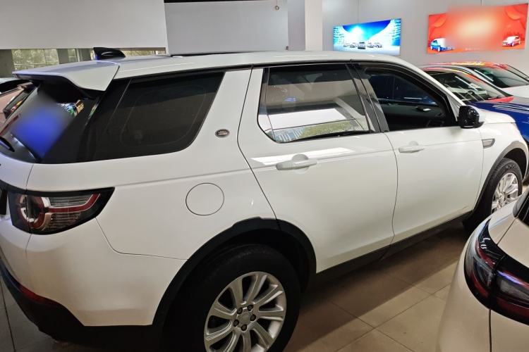 Used Land Rover Discovery Sport 2018 240 PS SE Version Rear Right 45 Deg