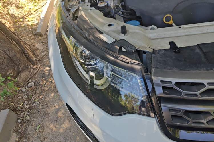 Used Land Rover Discovery Sport 2018 240 PS SE Version Right Front Headlight
