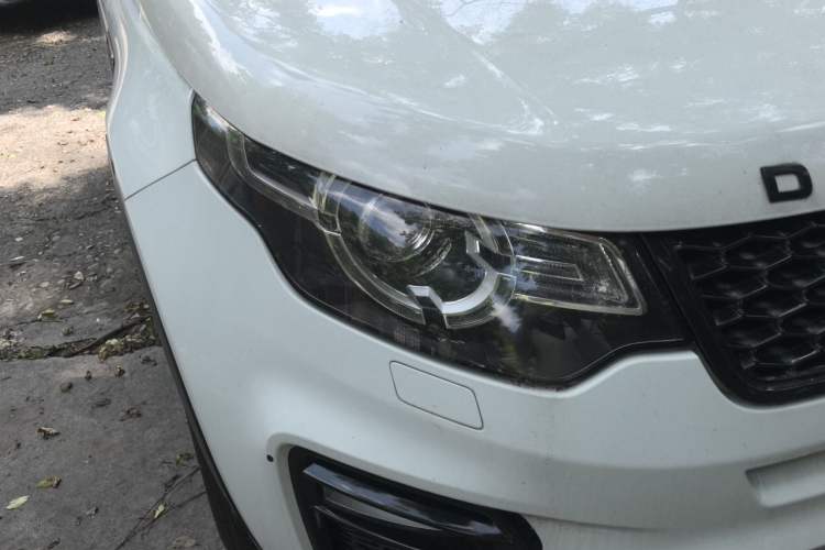 Used Land Rover Discovery Sport 2018 240 PS SE Version Right Front Headlight