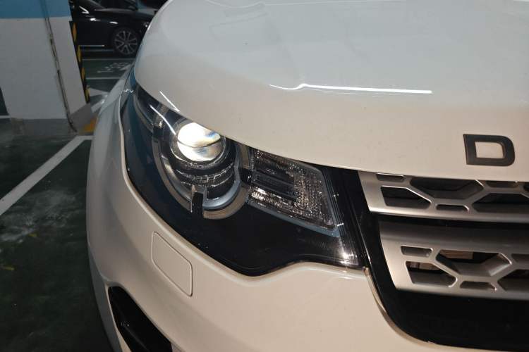 Used Land Rover Discovery Sport 2018 240 PS HSE Version Right Front Headlight